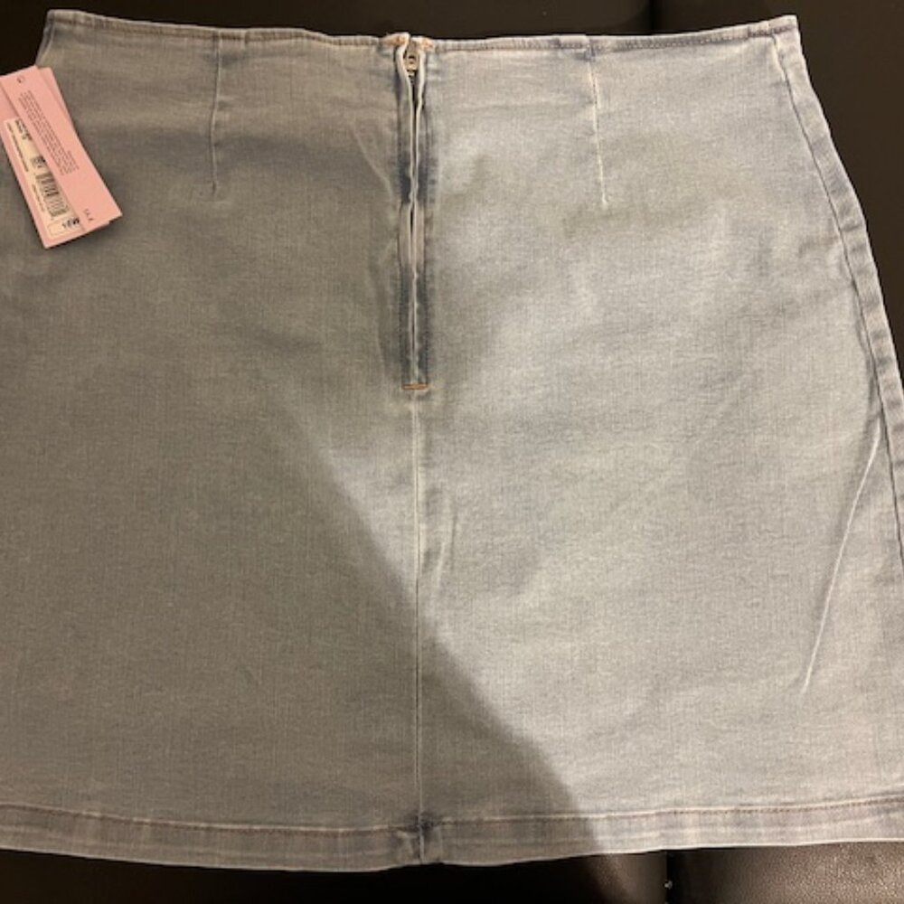 Womens Wild Fable Skirts (5133 Light Demin) Sizes: 14w,16w, 18w, 20w, 24w..
